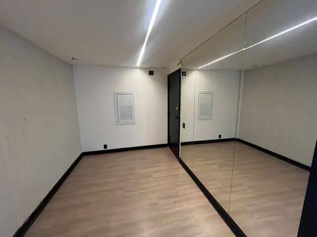 Sala para Venda em São Paulo - 2